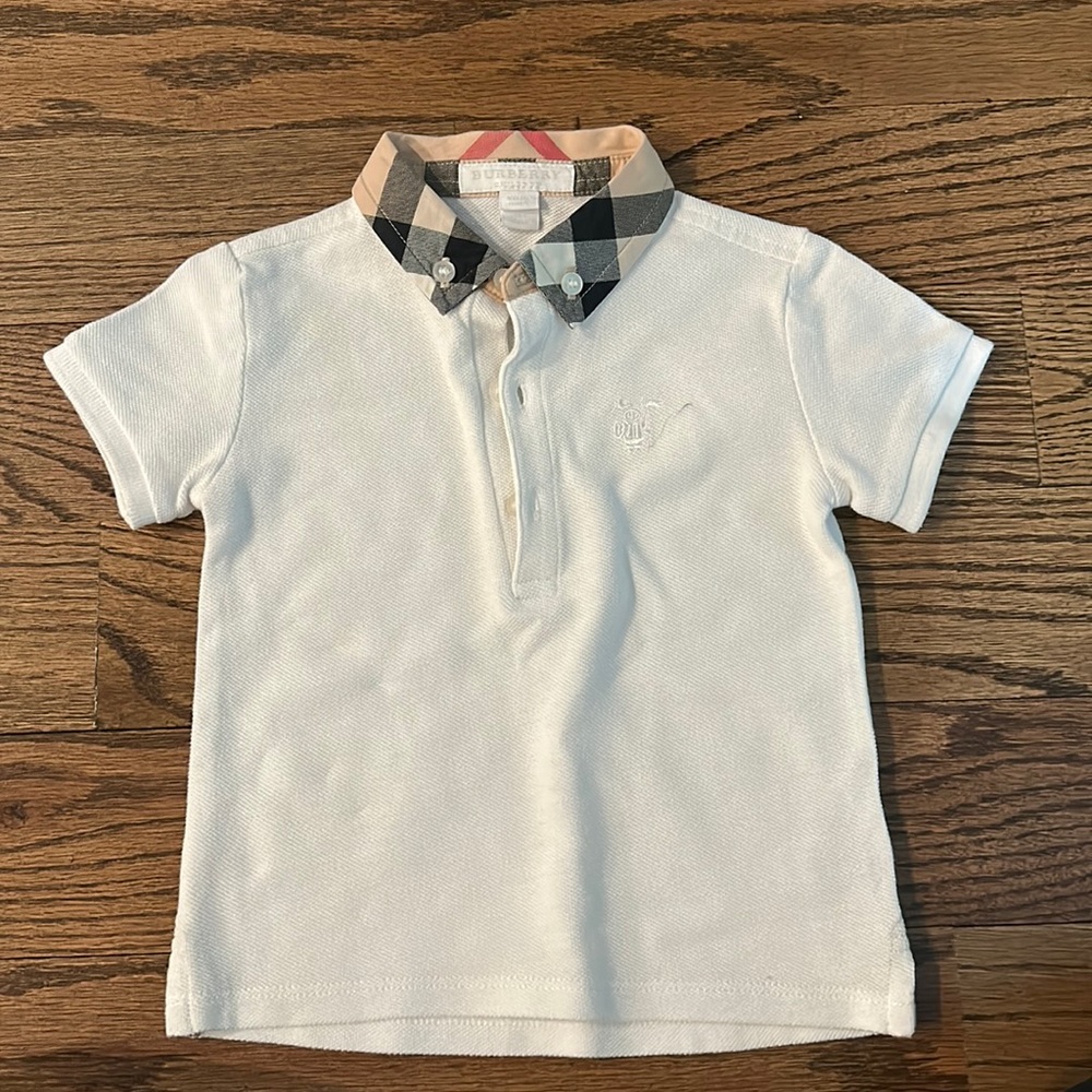 Burberry baby worn few times. No stains no fading. Dry cleaned.